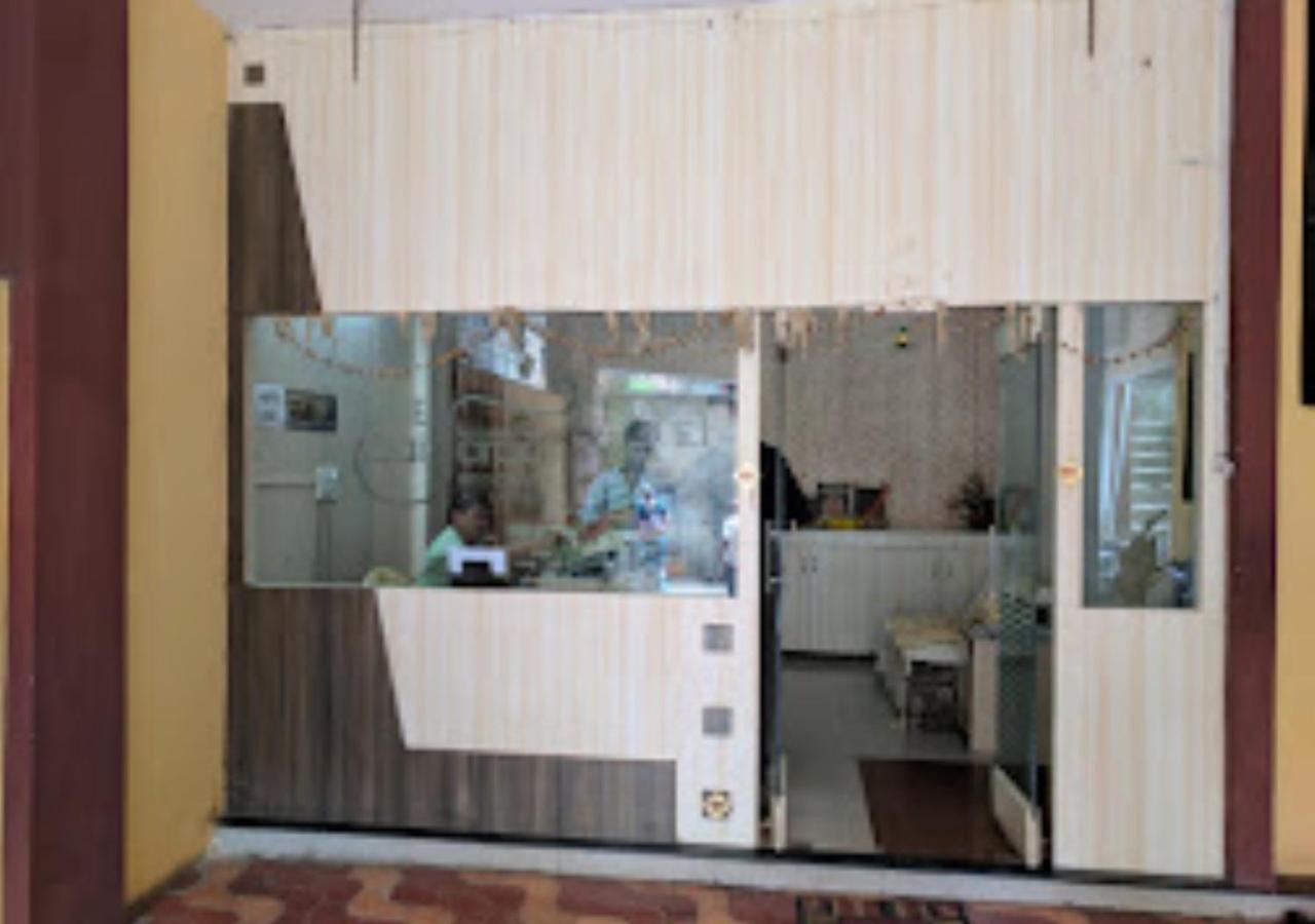 Hotel Mayur Restaurant Chandrapur Kültér fotó
