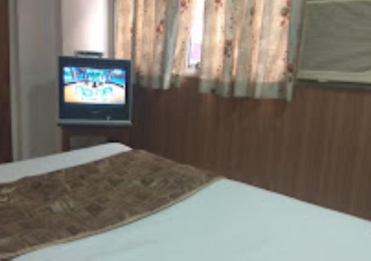 Hotel Mayur Restaurant Chandrapur Kültér fotó