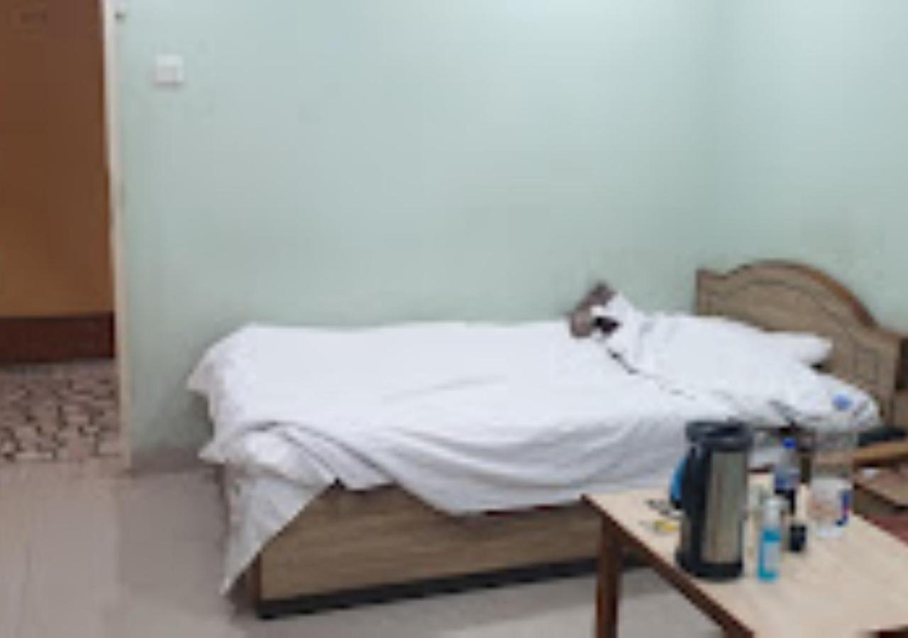 Hotel Mayur Restaurant Chandrapur Kültér fotó