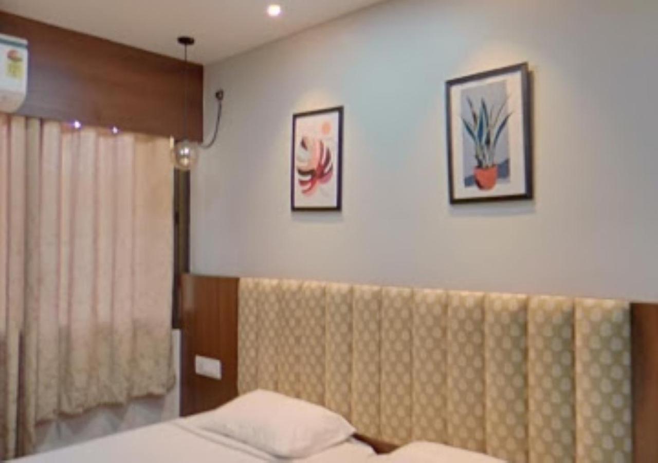 Hotel Mayur Restaurant Chandrapur Kültér fotó