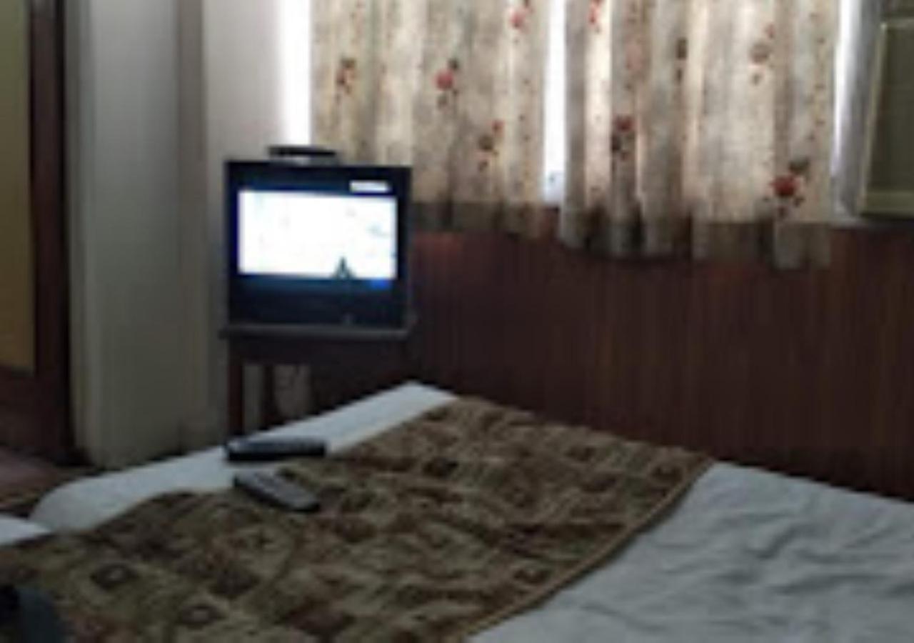Hotel Mayur Restaurant Chandrapur Kültér fotó