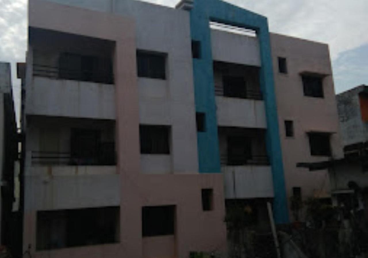 Hotel Mayur Restaurant Chandrapur Kültér fotó