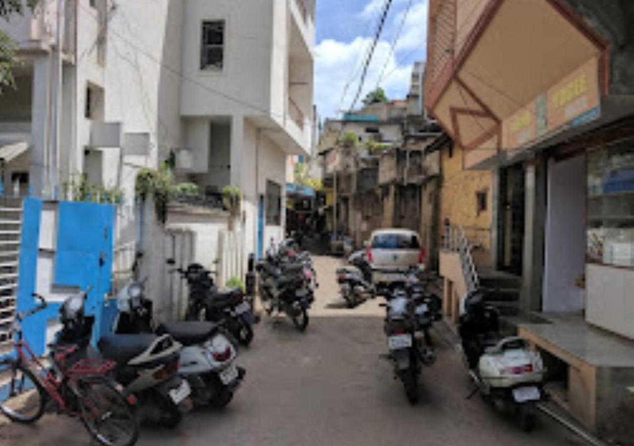 Hotel Mayur Restaurant Chandrapur Kültér fotó
